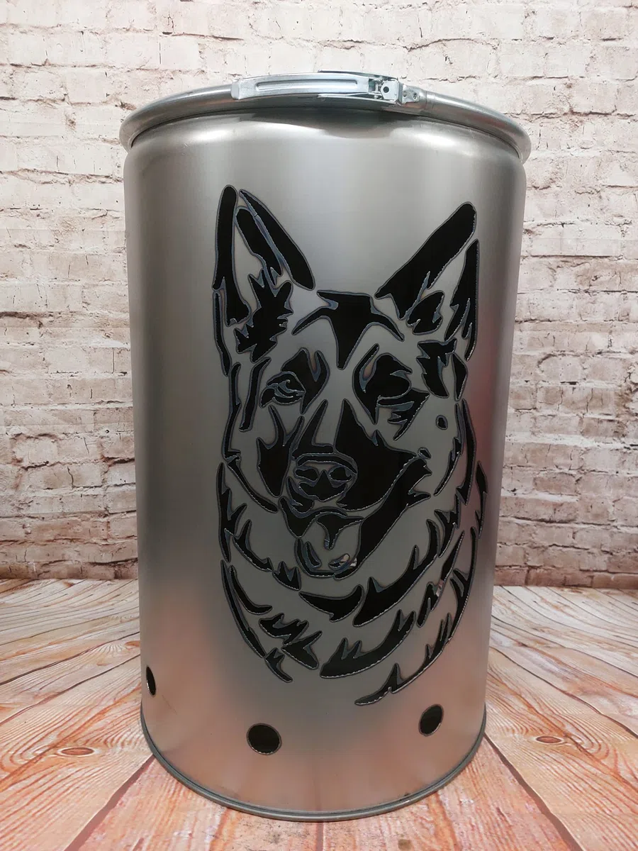 Feuertonne mit - Schäferhund - Motiv - Gefertigt aus neuem Ölfass - Besondere Feuerstelle für Garten und Terrasse - Hohe Feuerschale mit Rostoptik - 90 x 60 cm